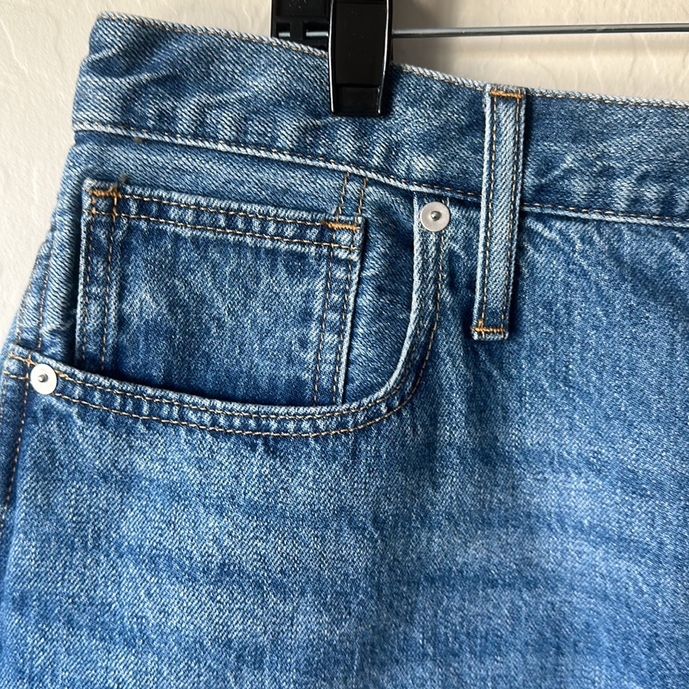 MADEWELL Ridge Denim A-Line Dolphin-Hem Mini Skirt in medium dark Wash SIZE 33 - Picture 14 of 16